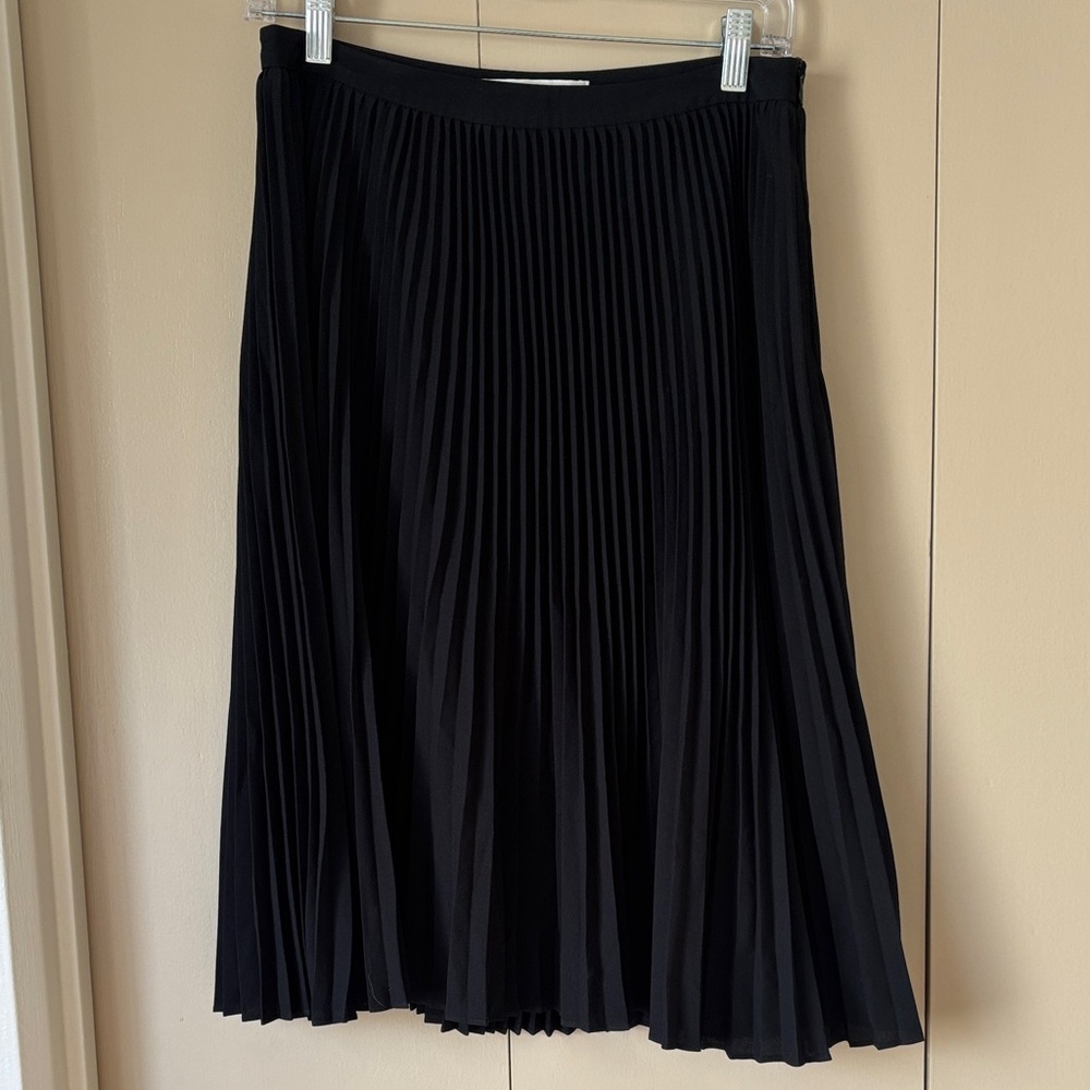 Trina Turk Elegant Black Pleated A-Line Skirt